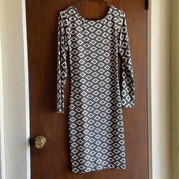 NWT Capella ladies size large fitted dress with geometric pattern - Picture 9 of 15
